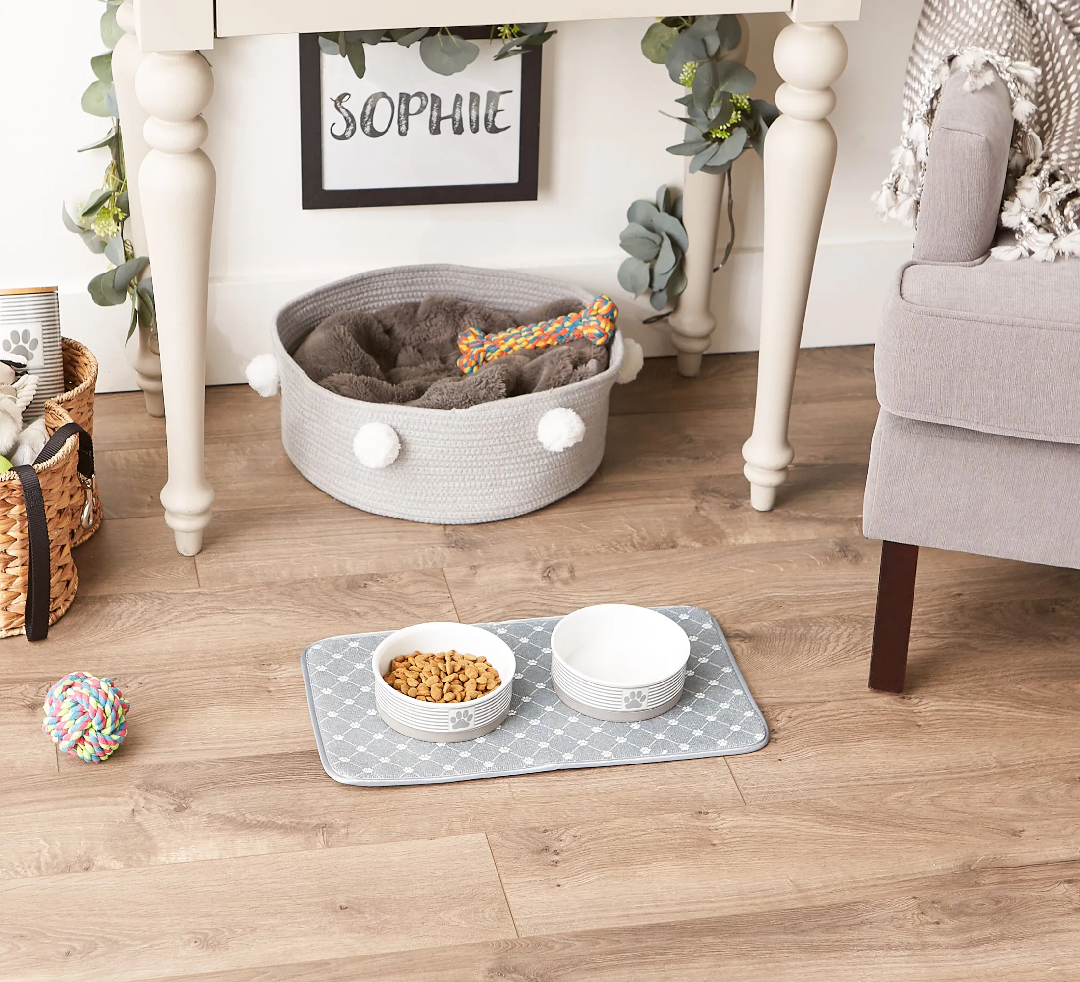 Gray Printed Trellis Paw Pet Mat Small