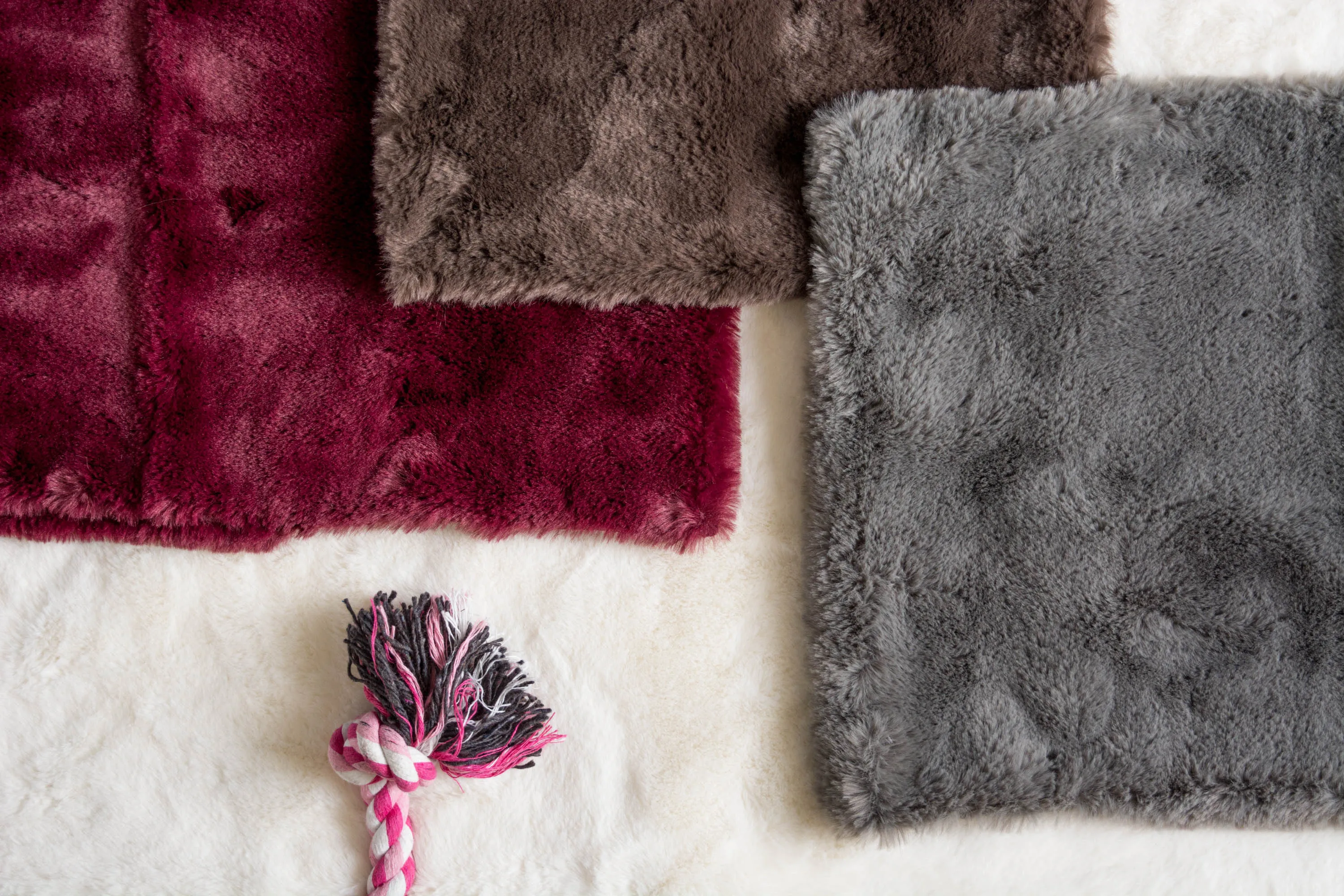 Pet Crate Liner, Faux Fur, Cranberry, XX-Large - 27x48"